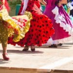 dansen rode roze gele jurk flamenco