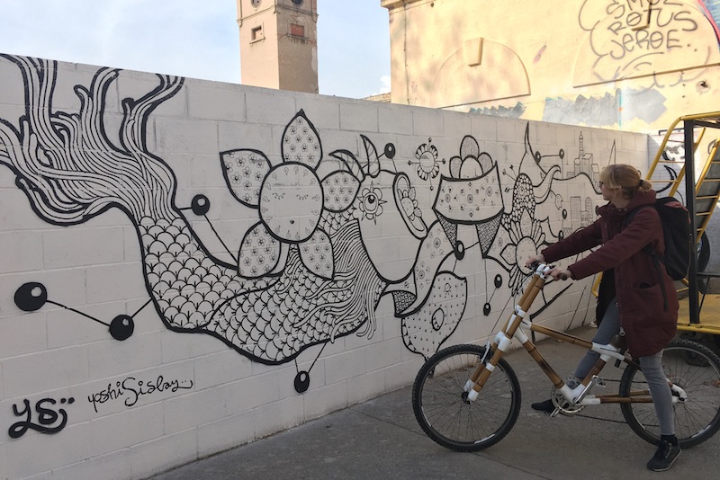 fietsen poblenou streetart