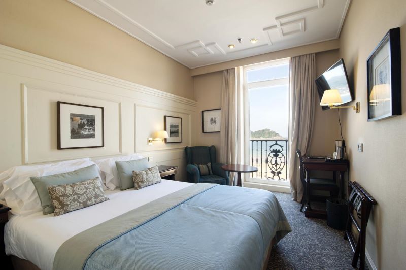 luxe-hotelkamer-uitzicht-op-zee